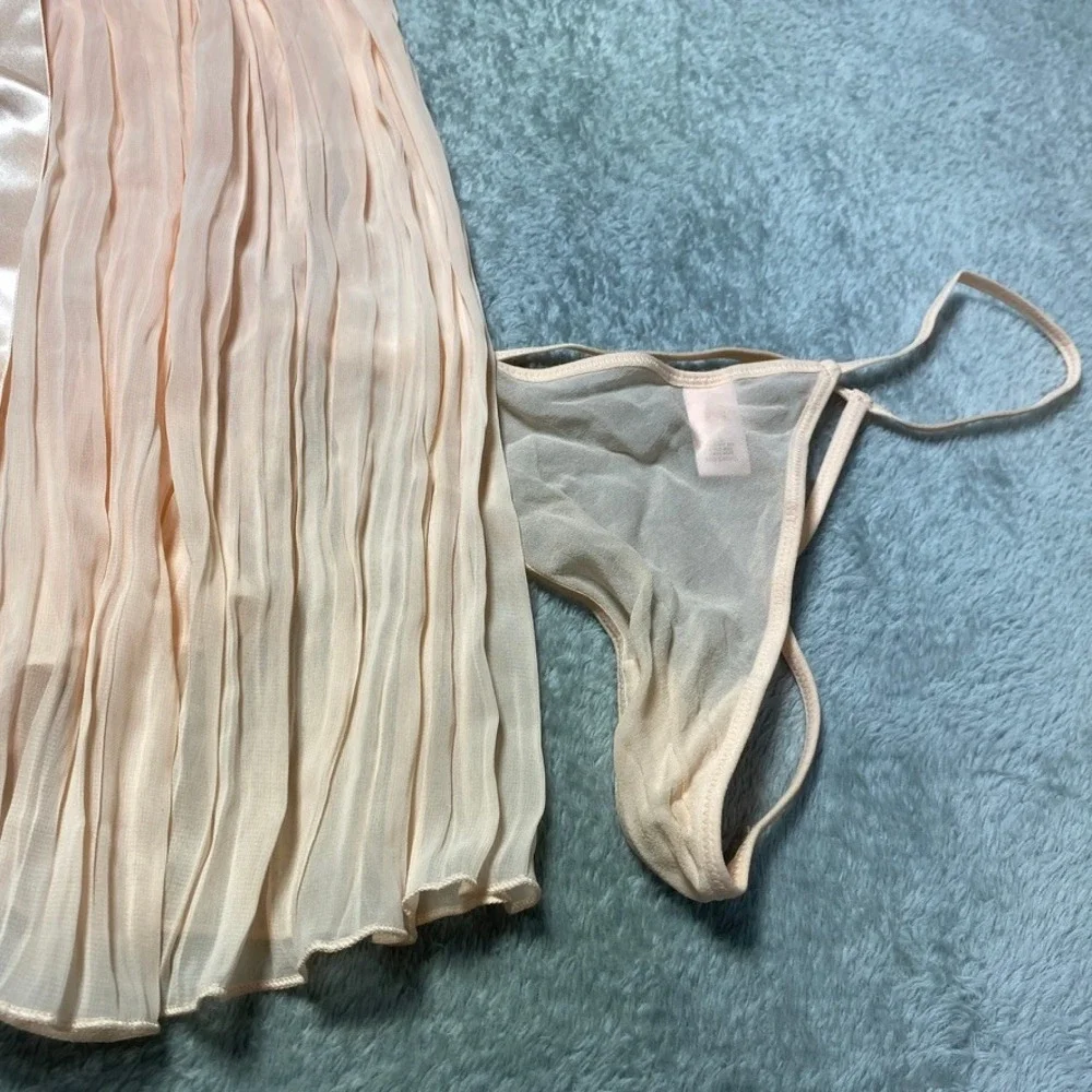 Victoria's Secret Womens M Babydoll Set Pleated Lace Peach 2pc Lingerie NWOT